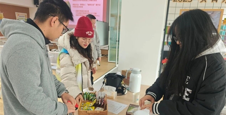 社区议事“零距离”，骑手融入“有温度”！这场交流活动暖了冬日～