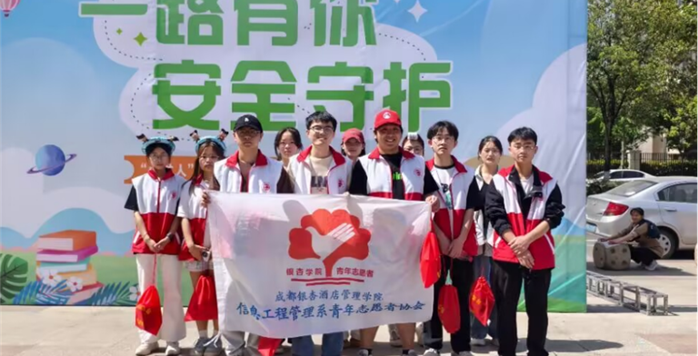 情景剧里育童心，志愿微光暖社区
