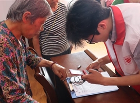 跨越鸿沟，情暖桑榆 | 信息工程管理学院青协开展关爱老人志愿服务活动