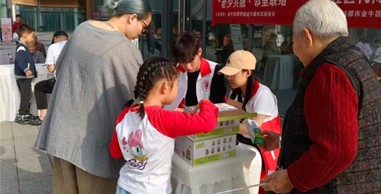 老少共融，邻里联结 | 信息工程管理学院青协前往兴盛社区开展非遗游园活动
