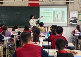信息工程管理学院赴成都石室蜀都犀方路小学（锦城校区）开展课外辅导活动